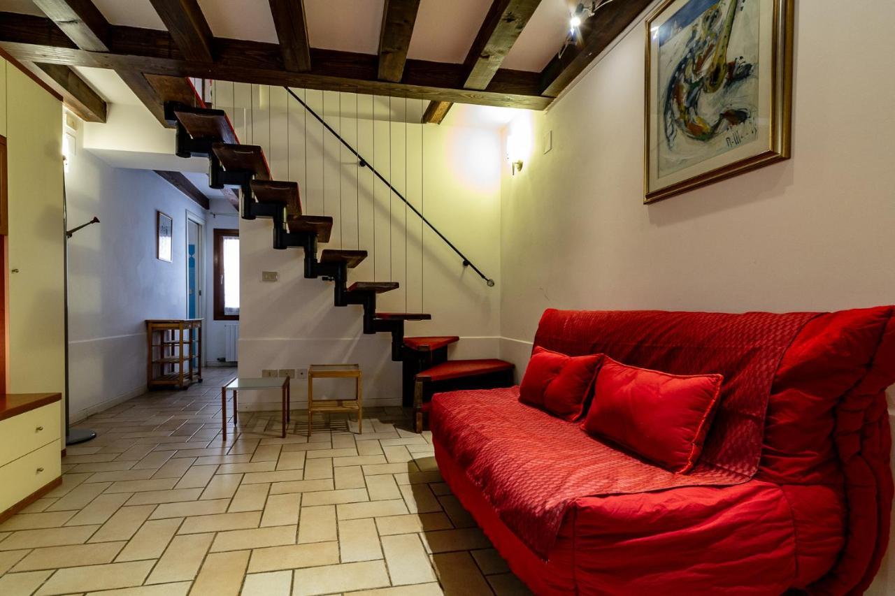 เวเนเซียเซนโตรเพอร์เซนโต รูมส์แอนด์อพาร์ตเมนต์ Apartment เวนิส ภายนอก รูปภาพ