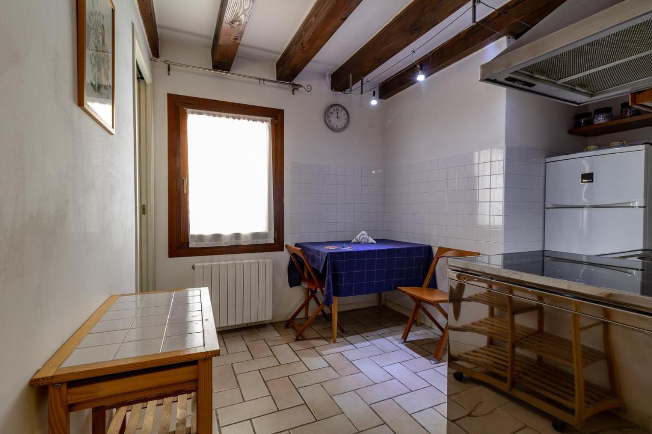 เวเนเซียเซนโตรเพอร์เซนโต รูมส์แอนด์อพาร์ตเมนต์ Apartment เวนิส ภายนอก รูปภาพ