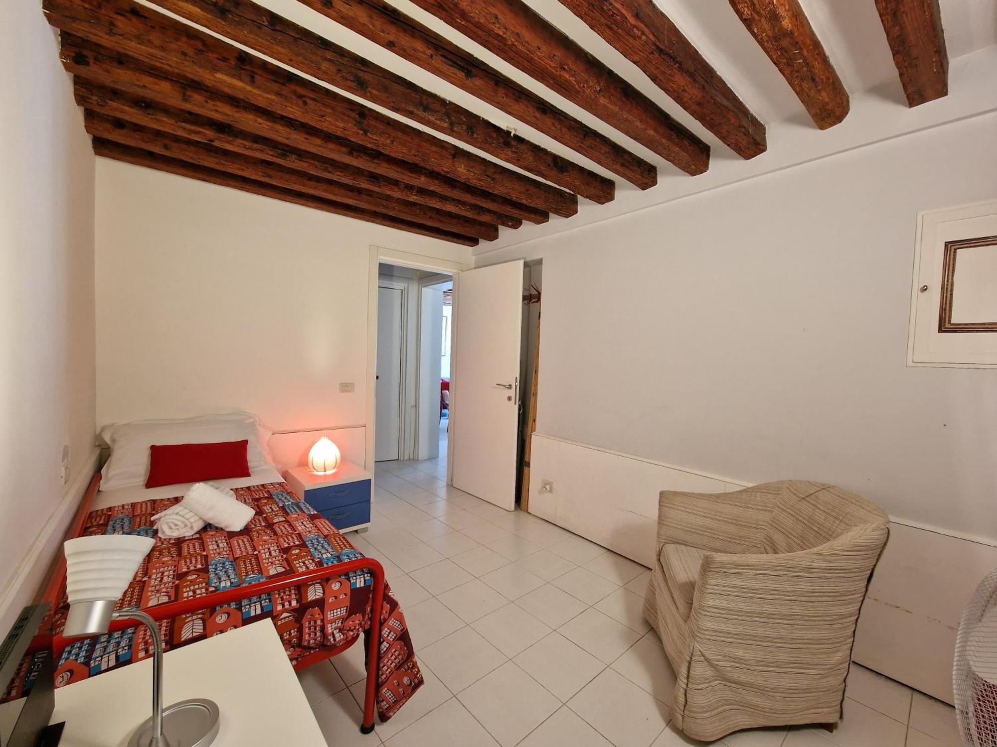 เวเนเซียเซนโตรเพอร์เซนโต รูมส์แอนด์อพาร์ตเมนต์ Apartment เวนิส ภายนอก รูปภาพ
