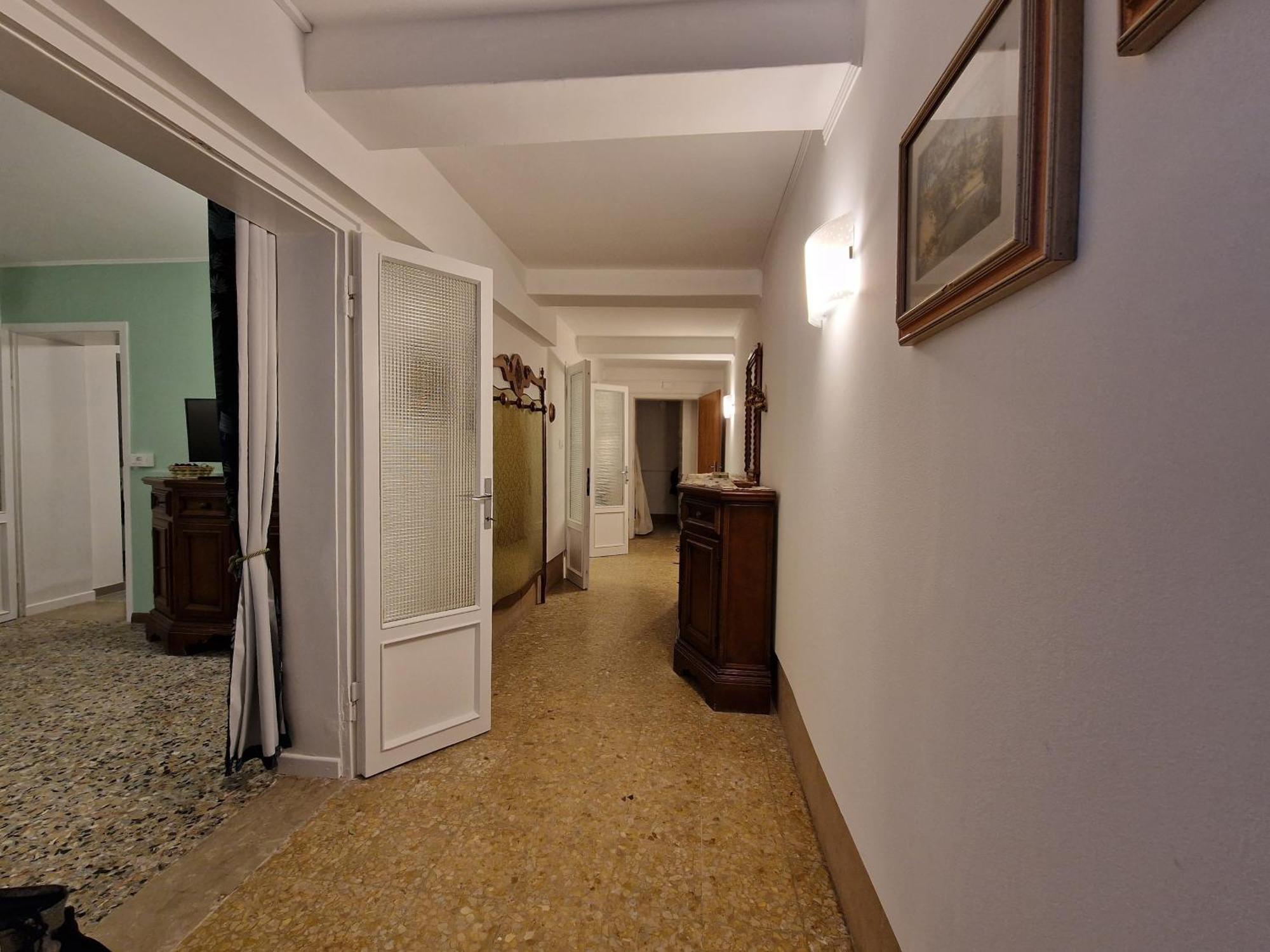 เวเนเซียเซนโตรเพอร์เซนโต รูมส์แอนด์อพาร์ตเมนต์ Apartment เวนิส ภายนอก รูปภาพ
