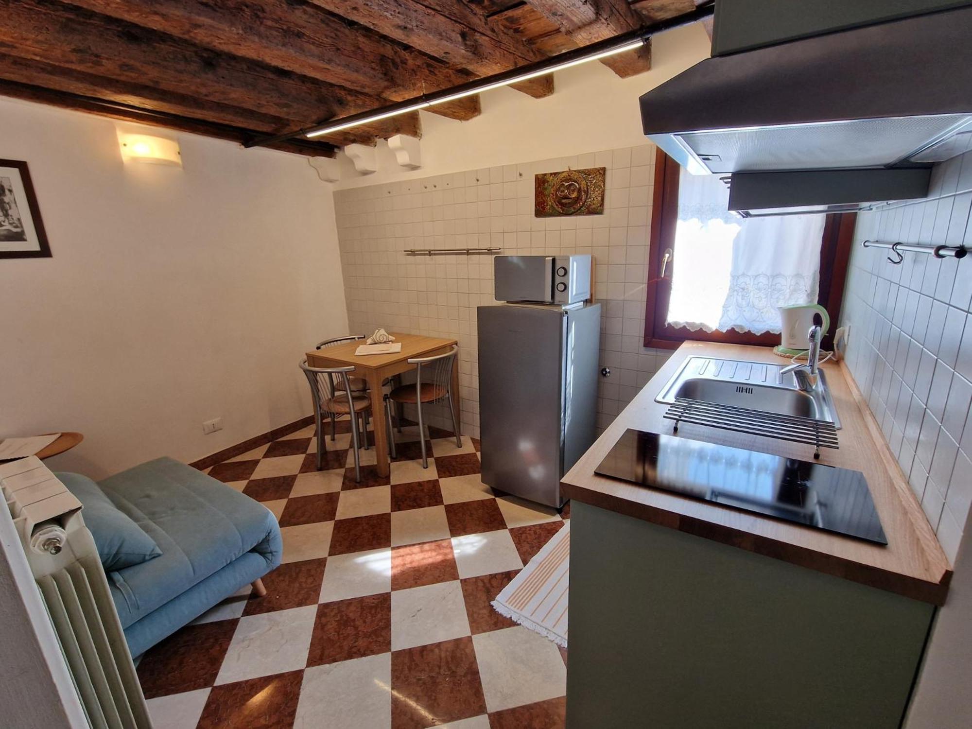 เวเนเซียเซนโตรเพอร์เซนโต รูมส์แอนด์อพาร์ตเมนต์ Apartment เวนิส ภายนอก รูปภาพ